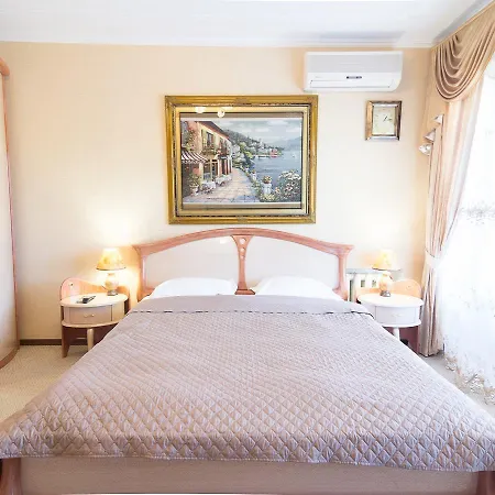 Hotel Neapol 3*